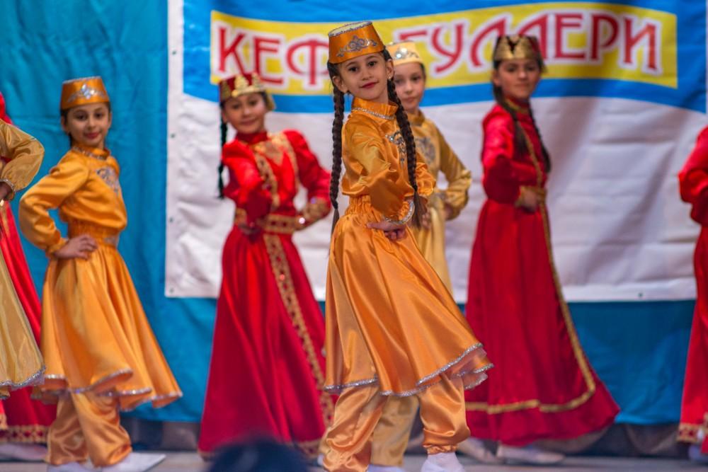 v feodosii proshel festival konkurs krymskotatarskoy kultury kefe gulleri foto iz otkrytykh istochnikov 15 2017 04 25 17 03 24